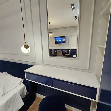 Square 21 Aparment Blue *