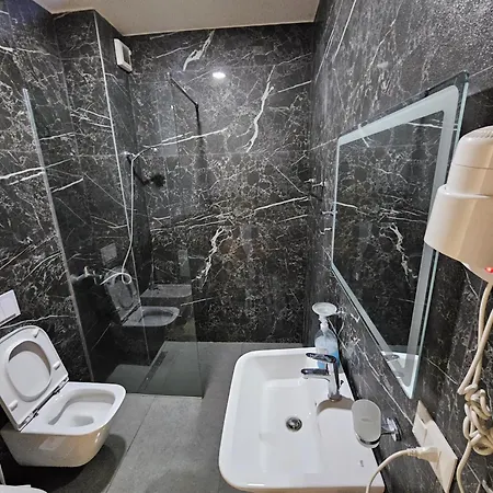 Square 21 Aparment Blue Διαμέρισμα Τίρανα