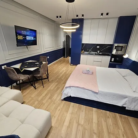Square 21 Aparment Blue Τίρανα